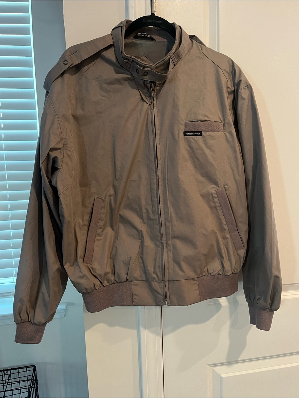 Vintage Members Only Taupe Lightweight Bomber Jacket size Medium